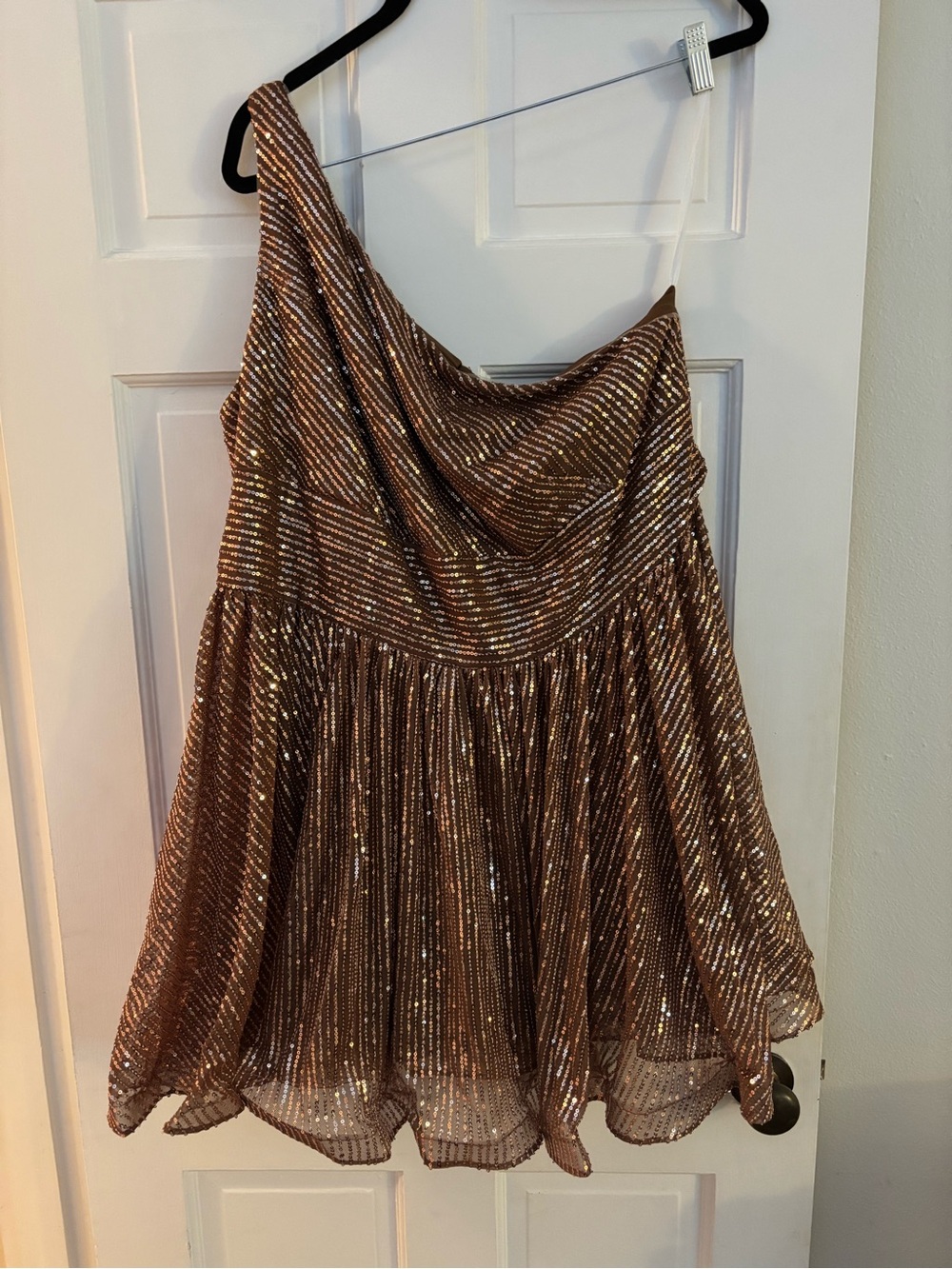 Women’s Bronze One-Shoulder Metallic Ruffle Party Dress
Size 20